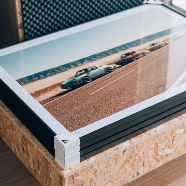 LARGE / Black frame